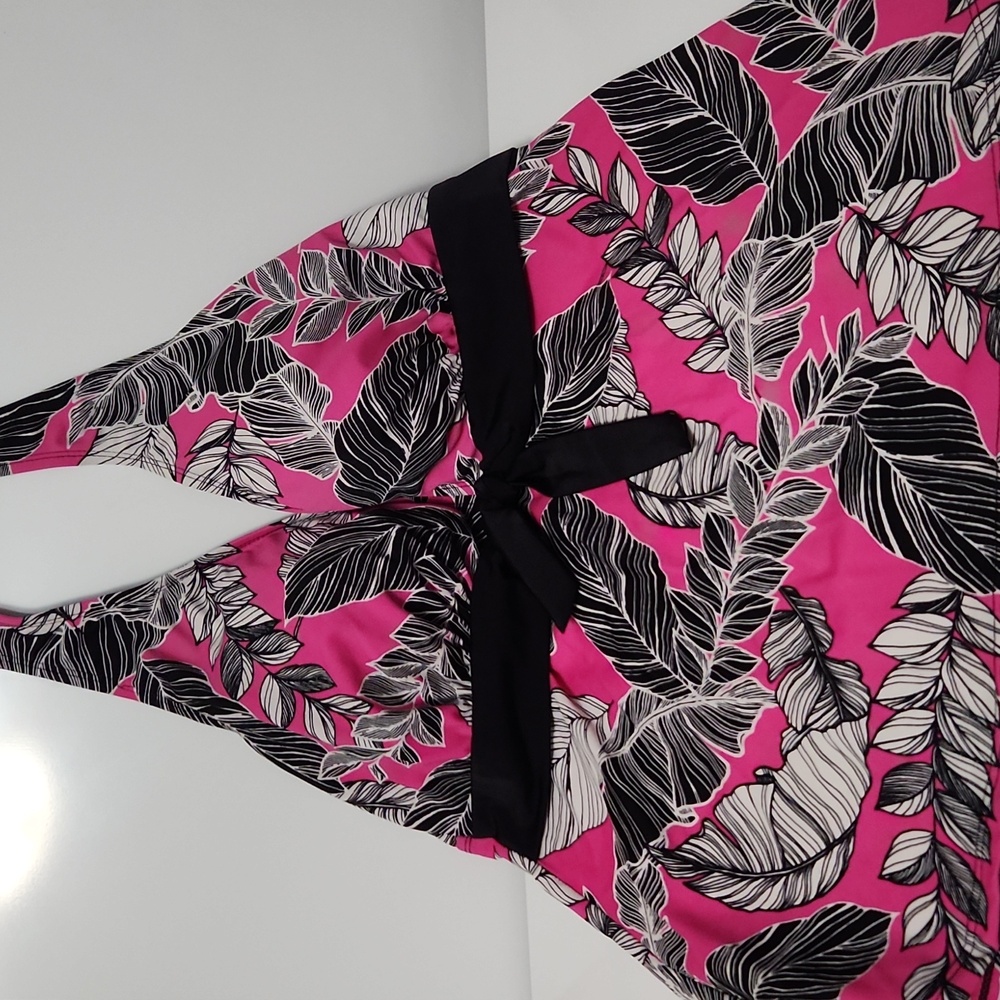 Swimsuits For All Black and White Halter Top